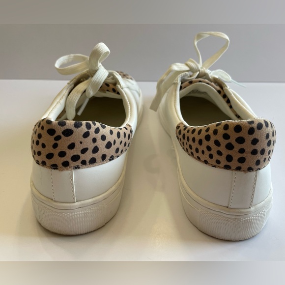 Universal Thread Women’s Sneakers Size 9.5 Leopard Cheetah Print and White - Picture 3 of 11